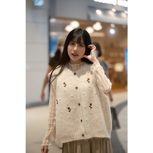 早秋日系提花圓領毛球針織背心