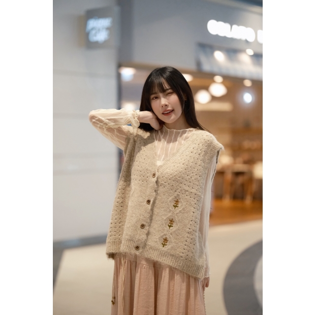 日系提花v領鏤空背心