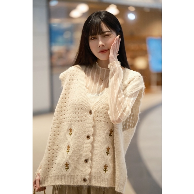 日系提花v領鏤空背心