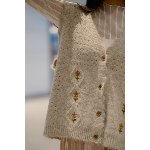 日系提花v領鏤空背心