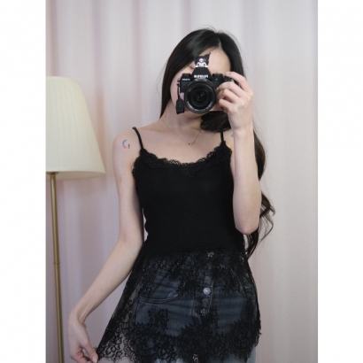 奶霜微甜蕾絲吊帶-黑