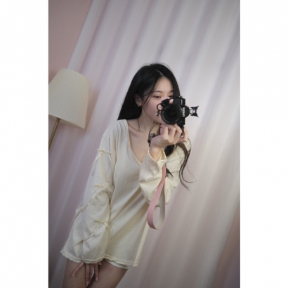 蝴蝶結落肩慵懶 Tee-淡奶杏.月霧灰