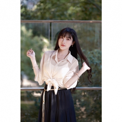 漫光綁帶壓紋雪紡罩衫 漫光綁帶壓紋雪紡罩衫