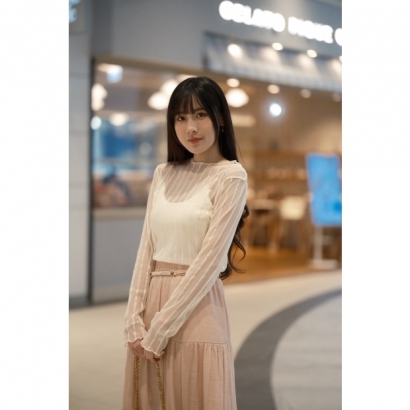 雲絲直紋氣質打底衫-雪紗杏